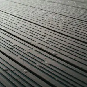 wysoka palisada na schody